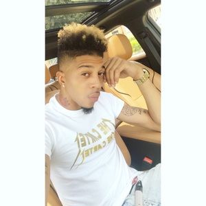 Meet your Posher, Dominique